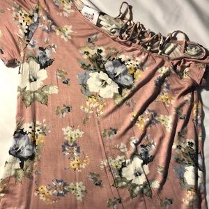 Floral short sleeve top